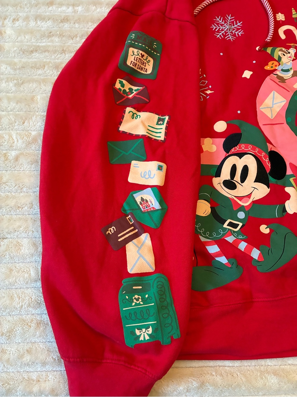 Disney Parks Limited Edition 2024 Christmas Hoodie 🎄❤️✨
Size XL - Picture 4 of 9